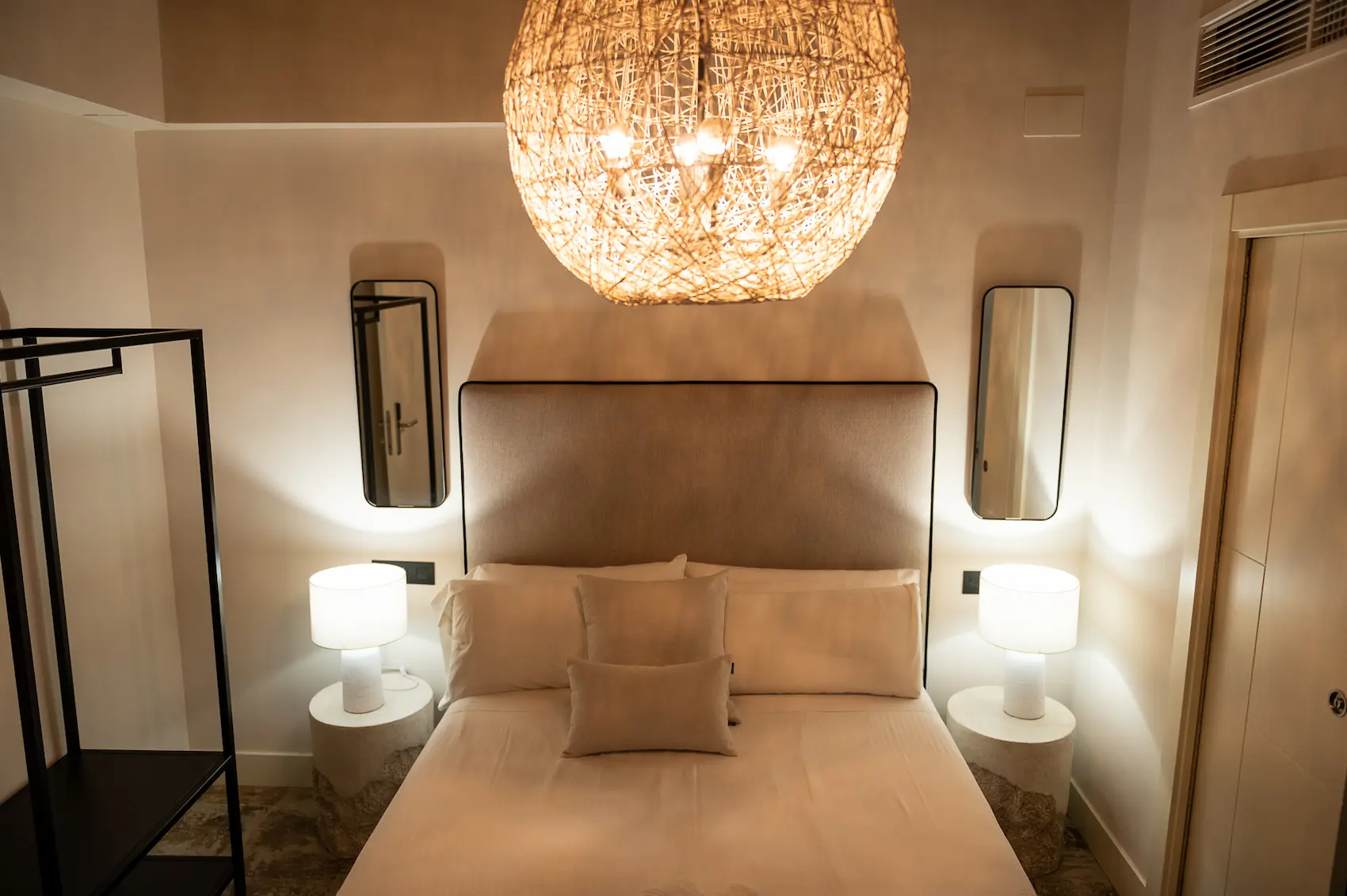 Zacatín Cosy Room - habitación acogedora con lámpara de cuerda en Granada